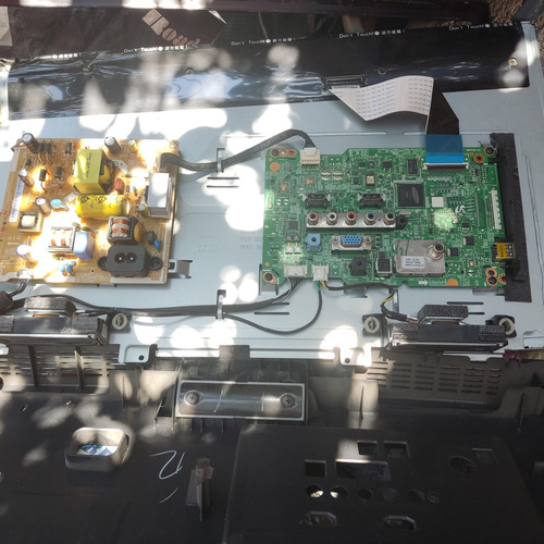 Pantalla Samsung Modelo T22b350nd Se Vende Por Partes (Usado)