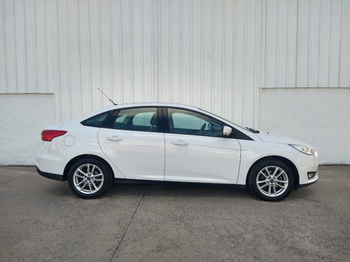Imagen 5 de 10 de Ford Focus 2.0 Se 2016 (int 8054)