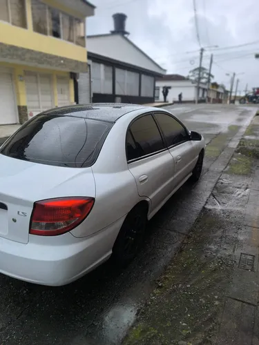 Kia Rio Stylus 2010