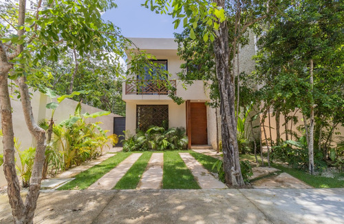 Villa De 4 Recamaras, Alberca Privada, Acabados De Lujo, Cuarto En Planta Baja, Pre-construccion En Venta Aldea Zama, Tulum.