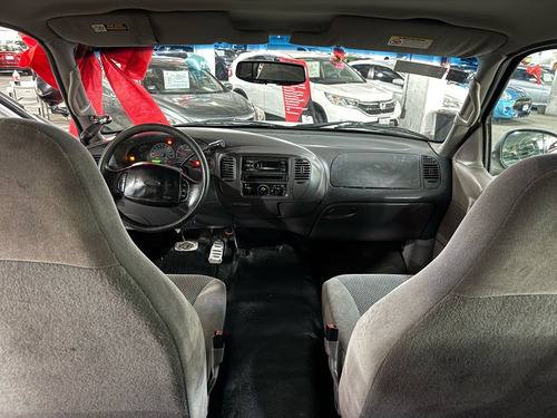 Ford Expedition 4.6 Xlt 4x2 Mt