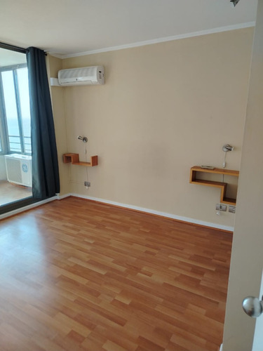 Departameto Comodo De Un Dormitorio, Con Aire Acondicionado