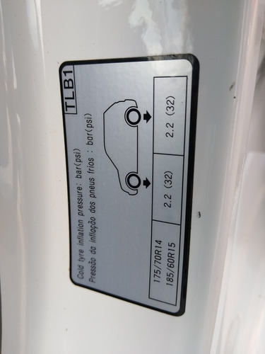 Imagem 15 de 15 de Hyundai Hb20 2013 1.6 Comfort Flex 5p