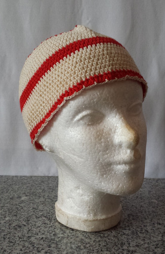 Gorro Tejido Hilo Croche Color Blanco Con Rojo