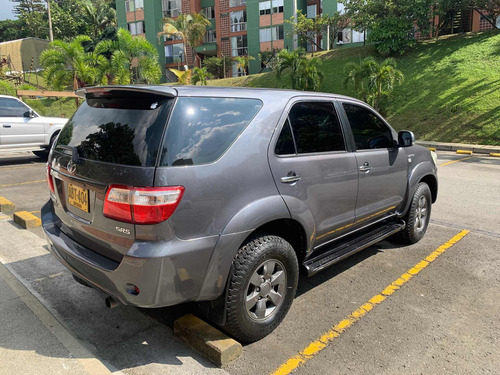 Toyota Fortuner 2011 2.7l 4x4
