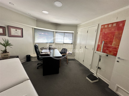 Casa En Venta De 7 Dorm. En Vitacura