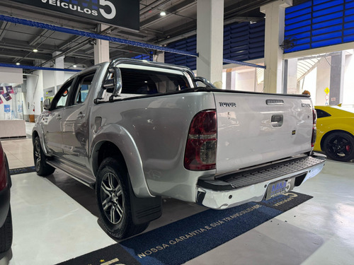 Toyota Hilux 2.7 SR 4X2 CD 16V FLEX 4P AUTOMÁTICO