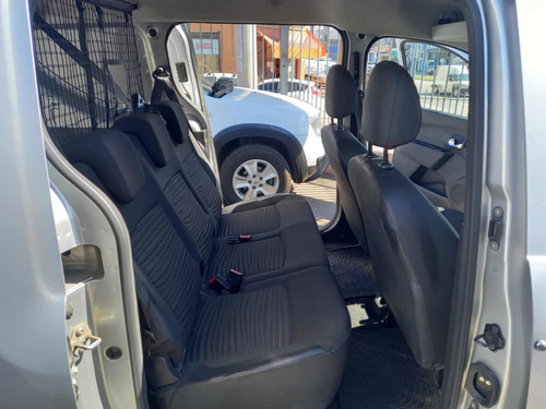 Imagen 8 de 12 de Renault Nueva Kangoo 2018 1.6 Familiar 5as