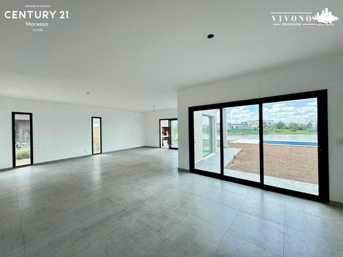 Casa En Venta A Laguna En San Sebastian - A Estrenar
