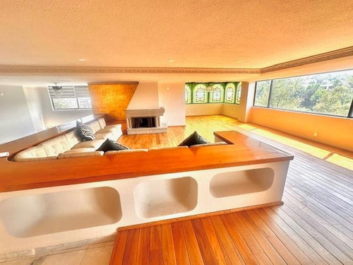 Lomas De Chapultepec, Penthouse De 750m2 En Dos Niveles, Muy Iluminado, 4 Amplias Recamaras Con Vestidor, Sala De T.v., Estudio, Terraza, 3 Lugares De Estacionamiento, Cuartos De Servicio. El E
