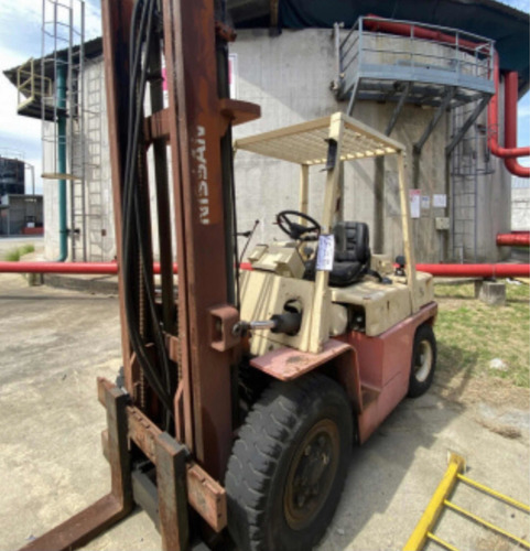 Autoelevador Diesel Nissan Fd40 De 4tn Envios Al Pais