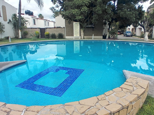 Excelente Casa En Emiliano Zapata, Morelos, Con Terreno Excedente Y Alberca