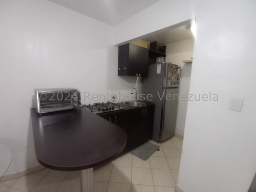 Hermoso Apartamento Con Cocina Equipada, Amplias Habitaciones Confortables Ventanas Panoramicas, Aire Acondicionado, Cojunto Cerrado Que Cuenta Con Vigilancia Privada, Areas Sociales 