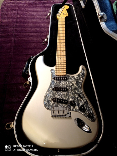 Fender Stratocaster American Deluxe Silver Guitar