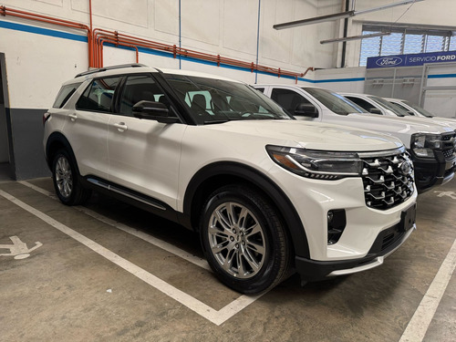 Ford Explorer Platinum 2025