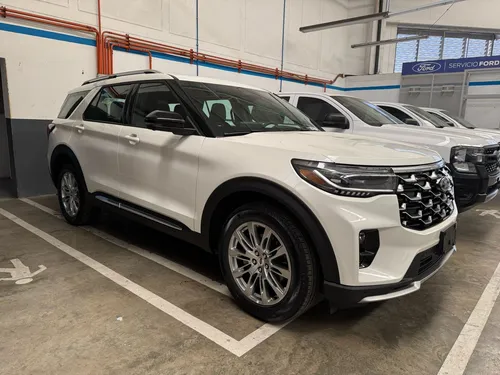 Ford Explorer Platinum 2025