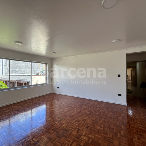 Vende Amplio Departamento En Pleno Centro De Concepción.