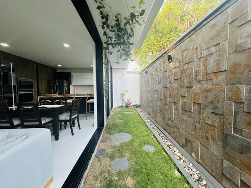 Casa En Venta En La Morada. Cod V8014542