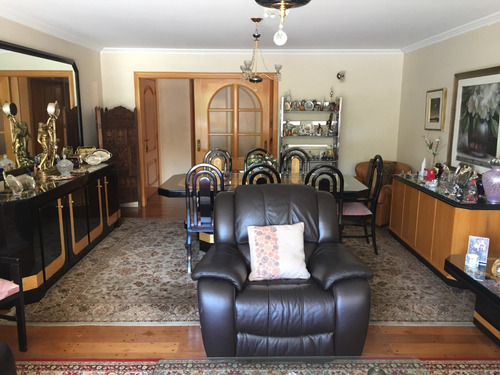 Imagen 4 de 19 de Único!! Tipo Casa Con Patio, Barbacoa Con Parrillero Exclusiva Y Cancha Deportes. Servicio 4 Garages!!