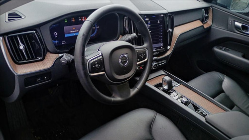 Volvo XC60 2.0 T8 RECHARGE PLUS AWD GEARTRONIC