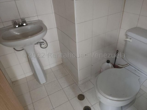 Imagen 2 de 17 de Oficina En Alquiler Torre Movilnet 22-8101 Yudermy M. 0414-4115155