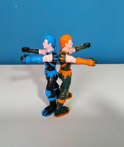 Muñeco Tiggerman Y Riverman Aventura En La Selva Kinder 2022 (Usado)