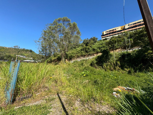 Terreno Terraceado A Orillas De La Carretera Panamericana