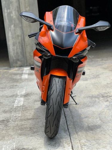 Yamaha R6