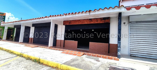 Local Comercial En Venta En Las Mercedes Cabudare Consta De 3 Locales En Uno Con Maravillosa Distribución, Área De Cocina, Oficina Y Un Baño Gabriela C.