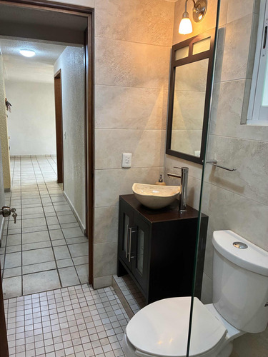 Casa De 4 Recámaras Y 2 Baños Completos - 194m2 Construcción