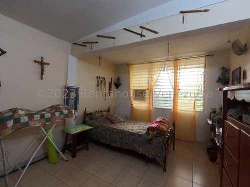 Imagen 25 de 30 de Casa En Venta Urbanización Fundalara. Barquisimeto. Tu Asesor De Confianza Kenlimar Nieto. Contactame *0424 5/2/2/3/7/9/7* Código Flex 23-20591
