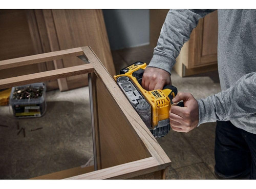 Lijadora Banda Dewalt Dcw220b Color Amarillo