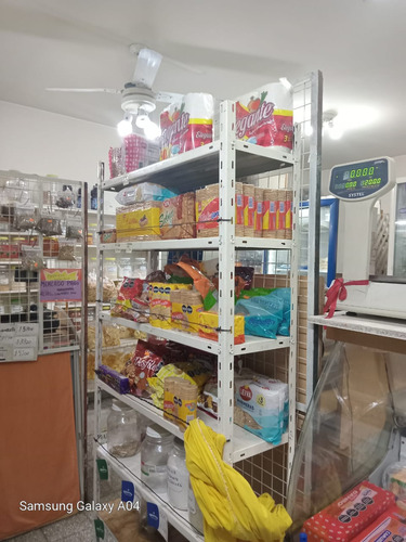 Vendo Fondo De Comercio,fiambrería Con Heladeras,estanterías