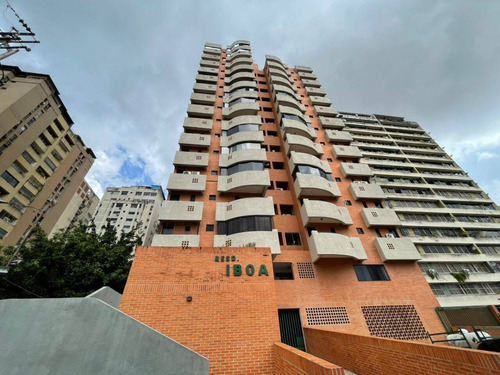 205430  Apartamento En Venta En Resd. Iboa, San José De Tarbes, Valencia.