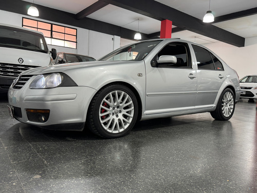 Volkswagen Bora 1.8 Highline T 180cv Cuero