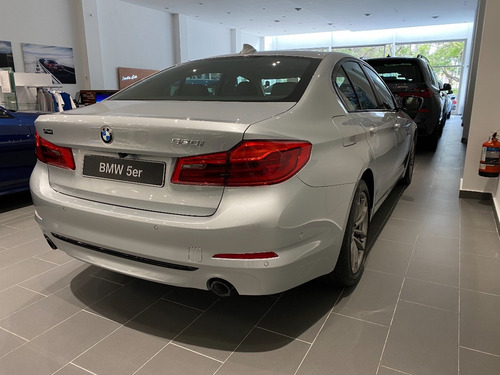 Imagen 4 de 8 de Bmw Serie 5 3.0 530ia Sportline
