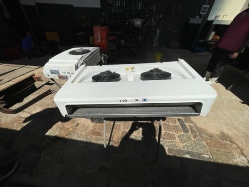 Imagem 6 de 17 de Aparelho Termo King V300 Max 12 Volts Ano 2013 Completo.