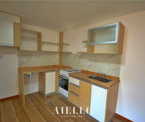 Imagen 8 de 11 de Ph 2 Amb. 1° Piso Por Escalera. Balcón. 52.5 M2. U$s 69.900