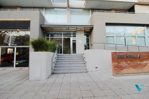 Oficina En Venta En Ituzaingó Norte Edificio Premium