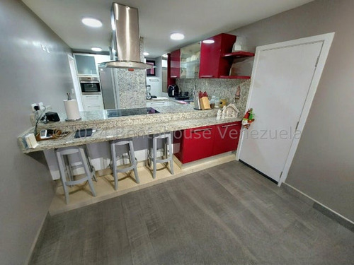 Penthouse ( 2 Niveles/ Amoblado/ Equipado) Venta Buenaventura Suites ( Guarenas) Mls - 24-14332