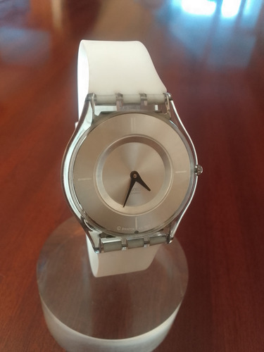 Reloj Para Mujer Swatch - Extra Chato Blanco Transparente Gris Claro Metalizado (Usado)