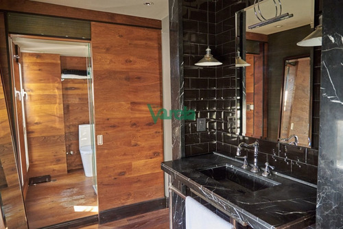 Imagen 11 de 19 de Venta Casa Pocitos, 3 Dorm, 4 Baños, Gge Y Patio Con Parrillero!! - Montevideo Pocitos