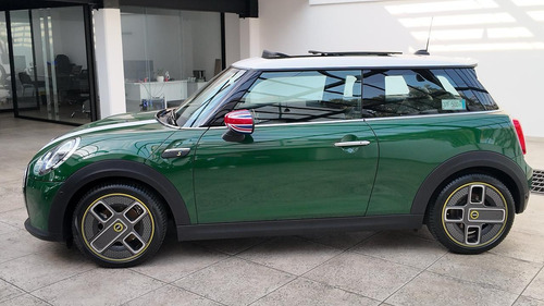 Mini Cooper Se Iconic (automatico) Color White Silver