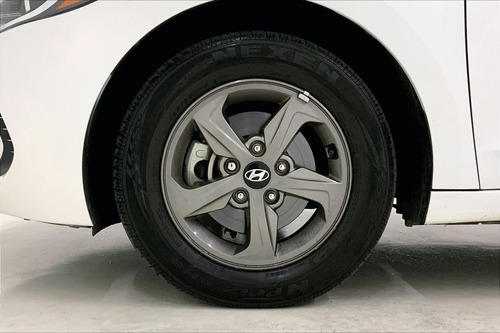 Imagen 9 de 25 de Hyundai Elantra Sedan 4 Pts Gls 20l Ta A/ac Ra-15