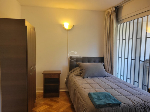 Departamento En Venta De 5 Dorm. En Santiago