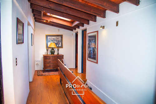 Venta Casa,los Dominicos Las Condes, 4 Dormitorios, Piscina.