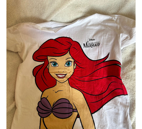Playera La Sirenita Disney Talla S Oversized Blanca Mujer (Usado)