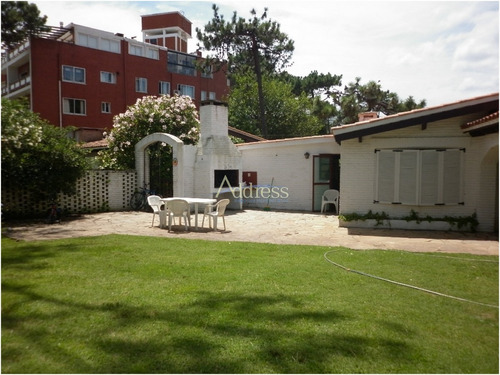Chalet En Playa Mansa- Ref: 2795
