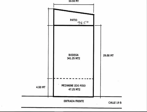 Bodega Con Mezzanini, Patio Y Dos Baños