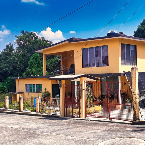Casa En Venta En El Centro De  Cerro Azul, Veracruz